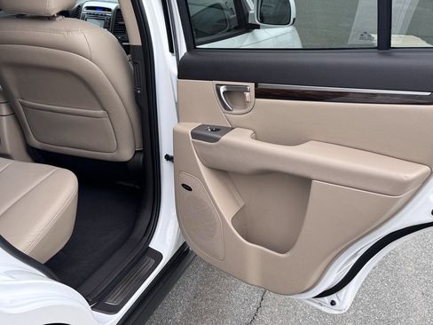 Used 2011 Hyundai Santa Fe Limited image 16