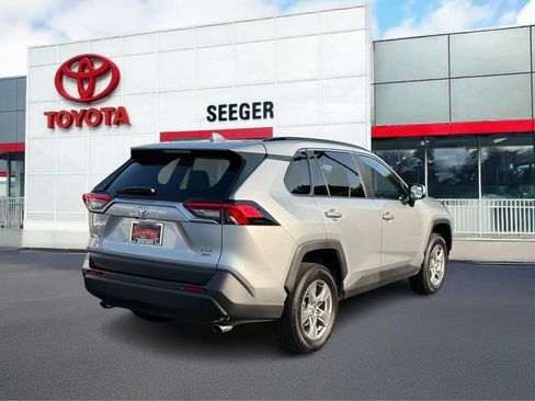 Used 2025 Toyota RAV4 XLE AWD/4WD image 3