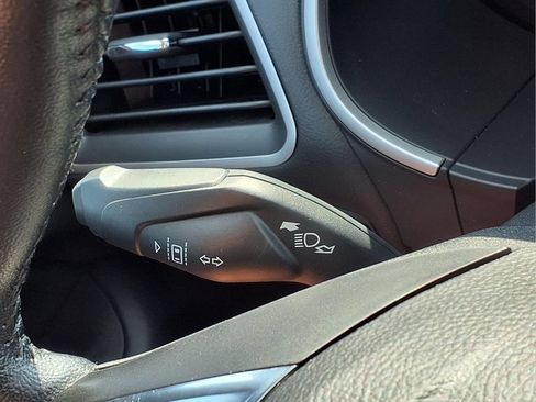 Used 2020 Ford Edge SEL w/ Convenience Package AWD/4WD image 18