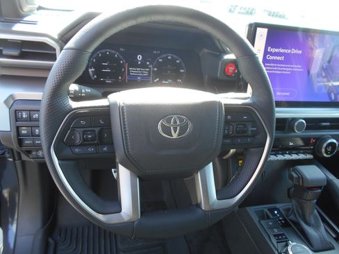 Used 2025 Toyota Tacoma TRD Sport w/ TRD Sport Premium Package AWD/4WD image 15