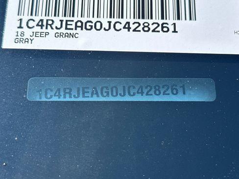 Used 2018 Jeep Grand Cherokee Altitude RWD image 30