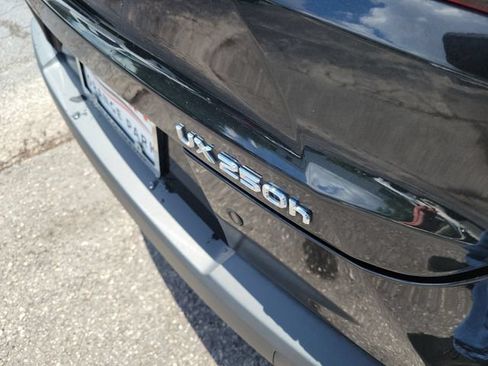 Used 2024 Lexus UX 250h FWD w/ Premium Package image 7