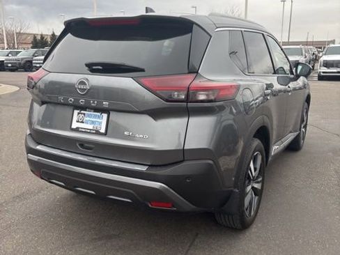 Used 2023 Nissan Rogue SL w/ SL Premium Package image 4