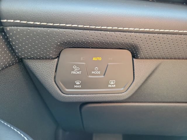 Used 2025 Volkswagen Atlas SE FWD image 22