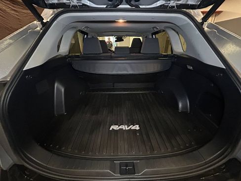 Used 2019 Toyota RAV4 XLE w/ Convenience Package AWD/4WD image 19
