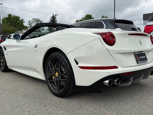 Used 2015 Ferrari California T RWD image 5