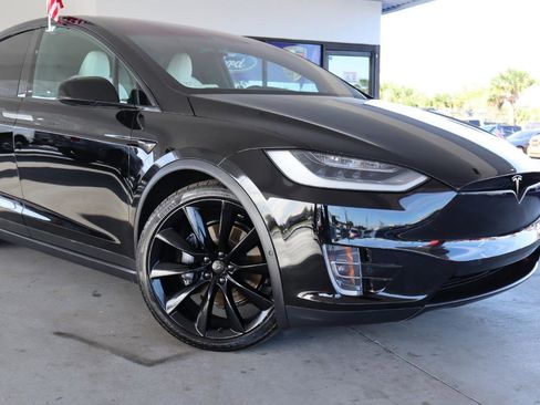 Used 2021 Tesla Model X Long Range image 2