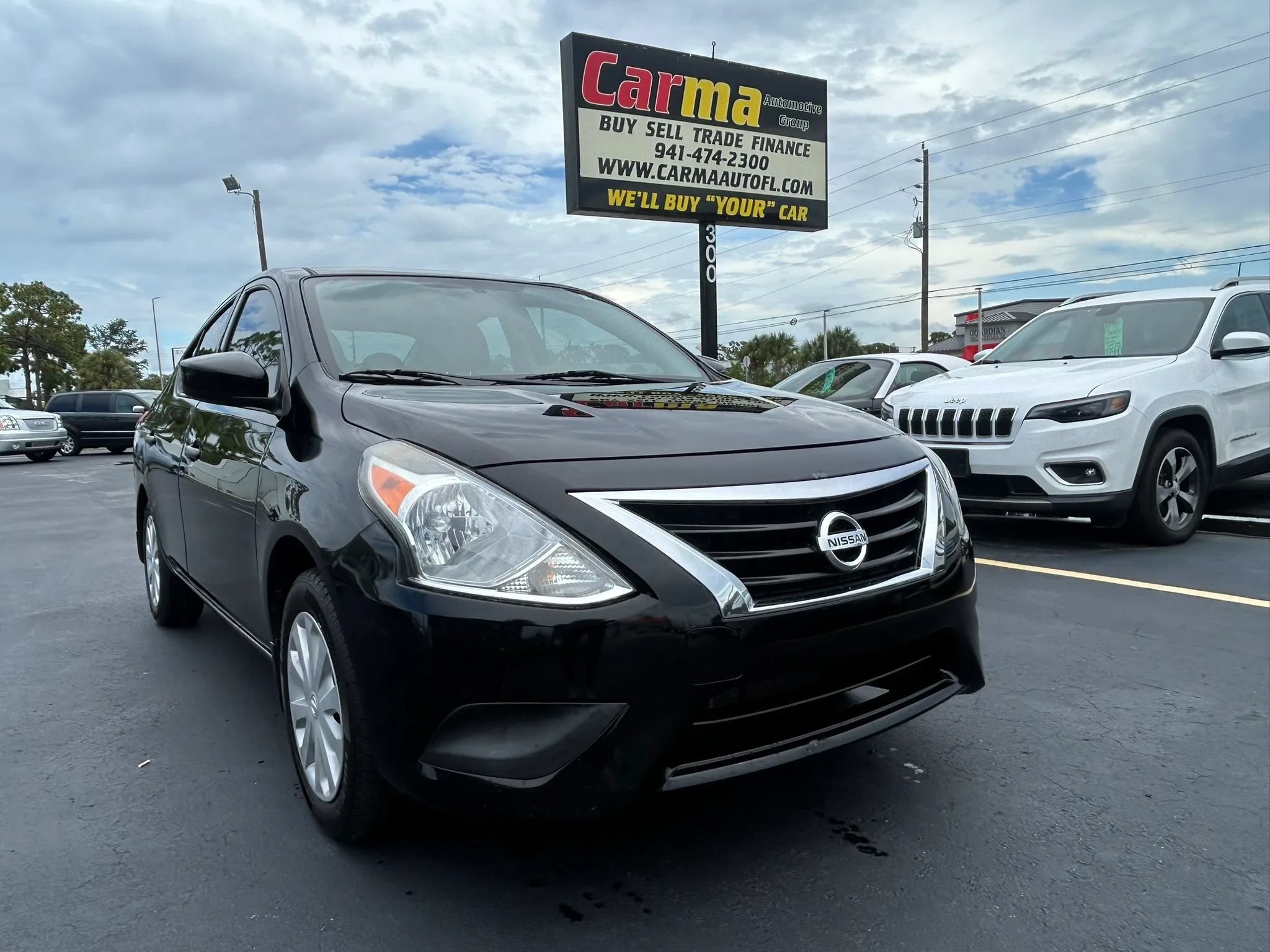 Used 2018 Nissan Versa S FWD image 2