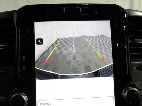 Used 2024 RAM 2500 Big Horn w/ Sport Appearance Package image 16