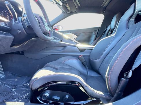 Used 2020 Chevrolet Corvette Stingray Premium Cpe w/ 3LT Preferred Equipment Group image 18