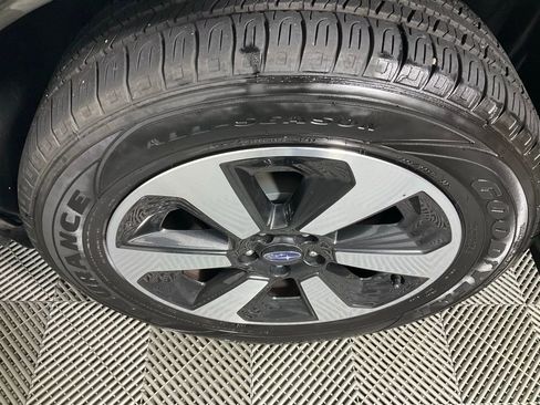 Used 2018 Subaru Forester 2.5i Premium w/ All-Weather Package image 8