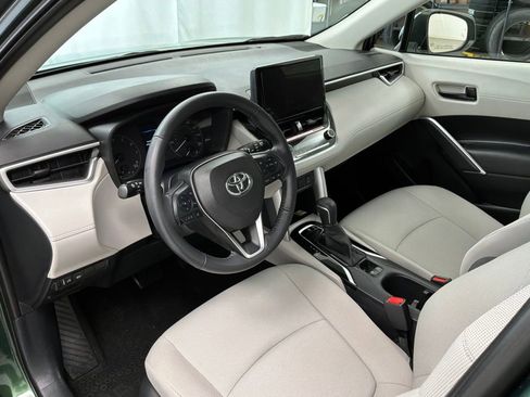 Used 2023 Toyota Corolla Cross LE AWD/4WD image 21