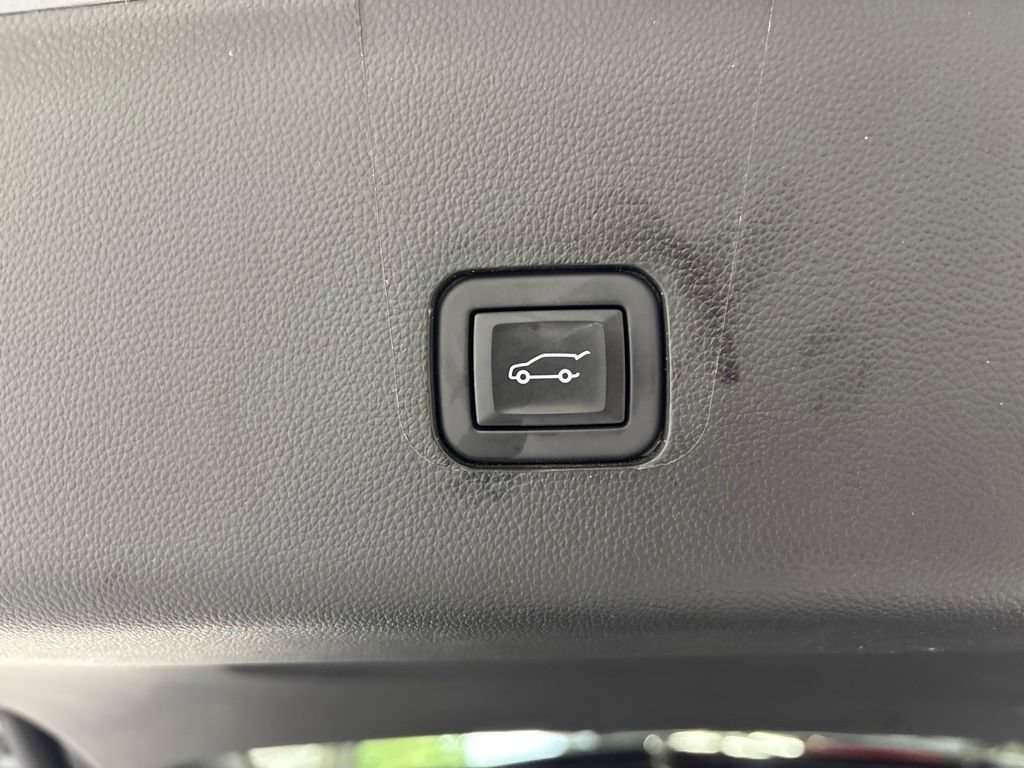 Used 2023 Chevrolet Traverse LT w/ LT Premium Package AWD/4WD image 59