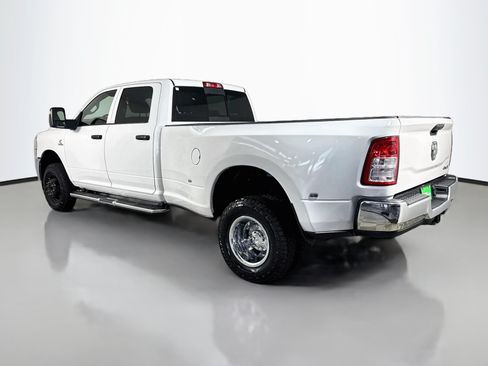 Used 2024 RAM 3500 Tradesman w/ Chrome Appearance Group AWD/4WD image 7