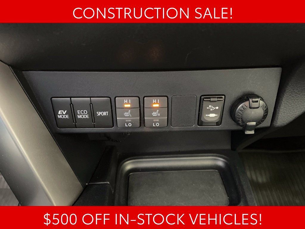 Used 2018 Toyota RAV4 Limited AWD/4WD image 24