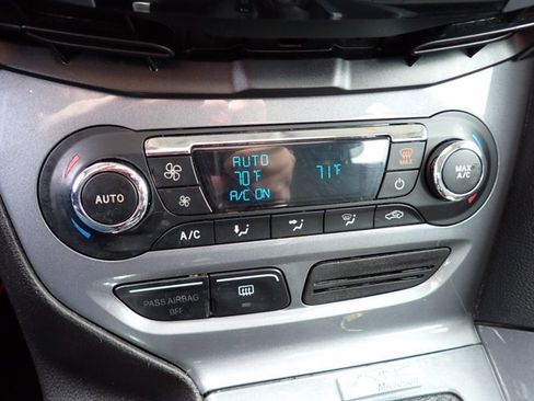 Used 2014 Ford Focus Titanium FWD image 18