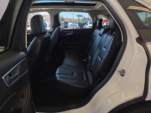 Used 2022 Ford Edge Titanium AWD/4WD image 29