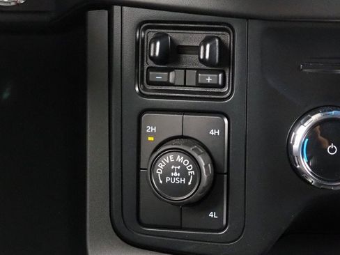 Used 2024 Ford F150 4x4 SuperCrew XLT w/ Equipment Group 302A MID image 25