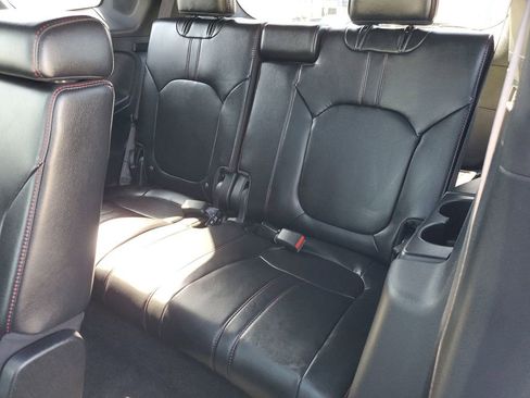 Used 2025 Honda Pilot Black Edition image 17