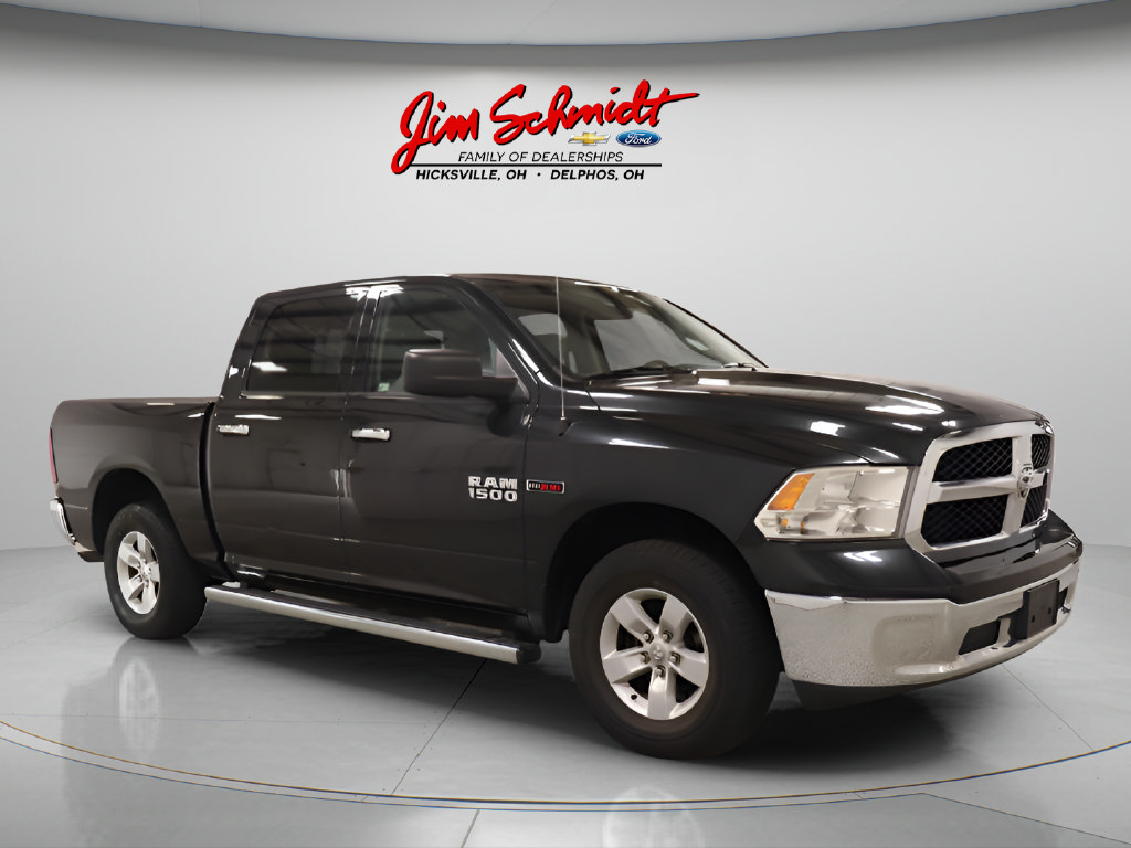 Used 2018 RAM 1500 Classic SLT AWD/4WD image 2