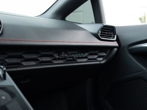 Used 2016 Lamborghini Huracan LP 580-2 RWD image 44