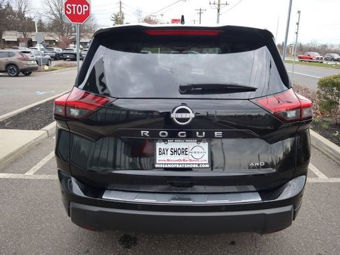 Certified 2025 Nissan Rogue SV AWD/4WD image 7