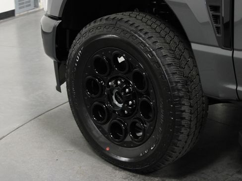 New 2026 Ford F250 Lariat w/ Black Appearance Package image 10