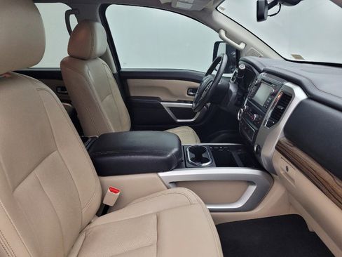 Used 2016 Nissan Titan SL RWD image 21