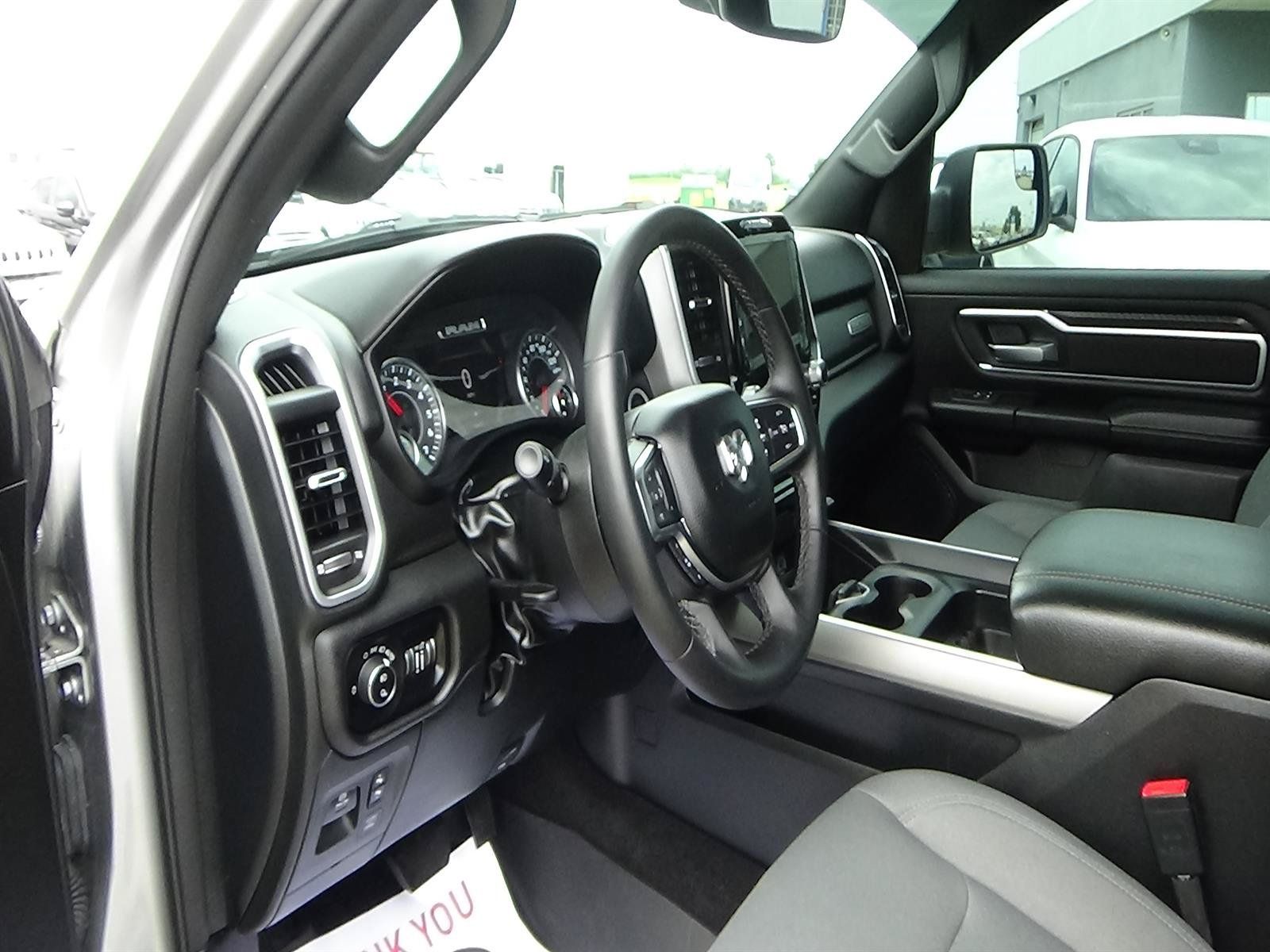 Used 2025 RAM 1500 Big Horn AWD/4WD image 21