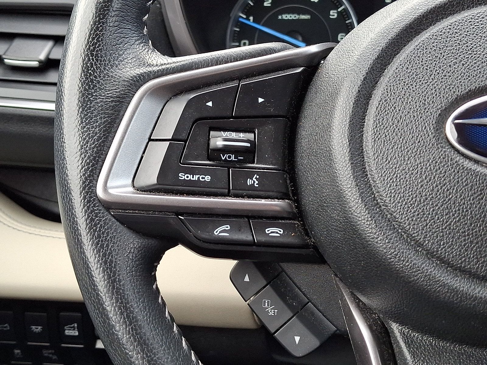 Used 2022 Subaru Ascent Limited AWD/4WD image 20