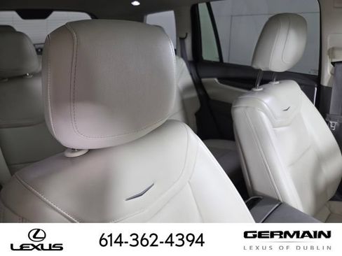 Used 2023 Cadillac XT6 Premium Luxury w/ Technology Package FWD image 19