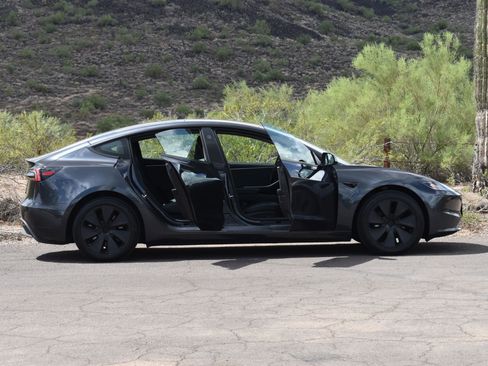 Used 2024 Tesla Model 3 Long Range image 10