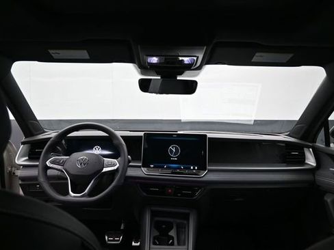 New 2026 Volkswagen Tiguan SE R-Line AWD/4WD image 10