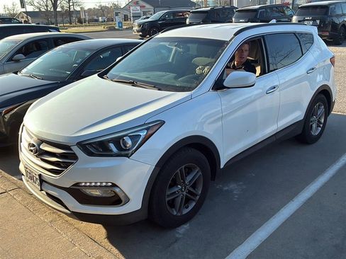 Used 2017 Hyundai Santa Fe Sport image 1