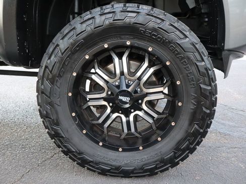 Used 2014 Nissan Titan S image 40