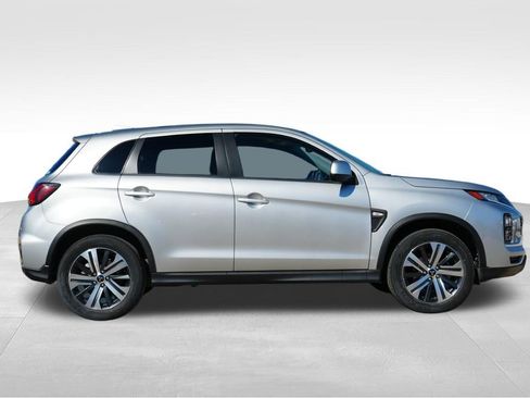 Used 2025 Mitsubishi Outlander Sport ES image 9