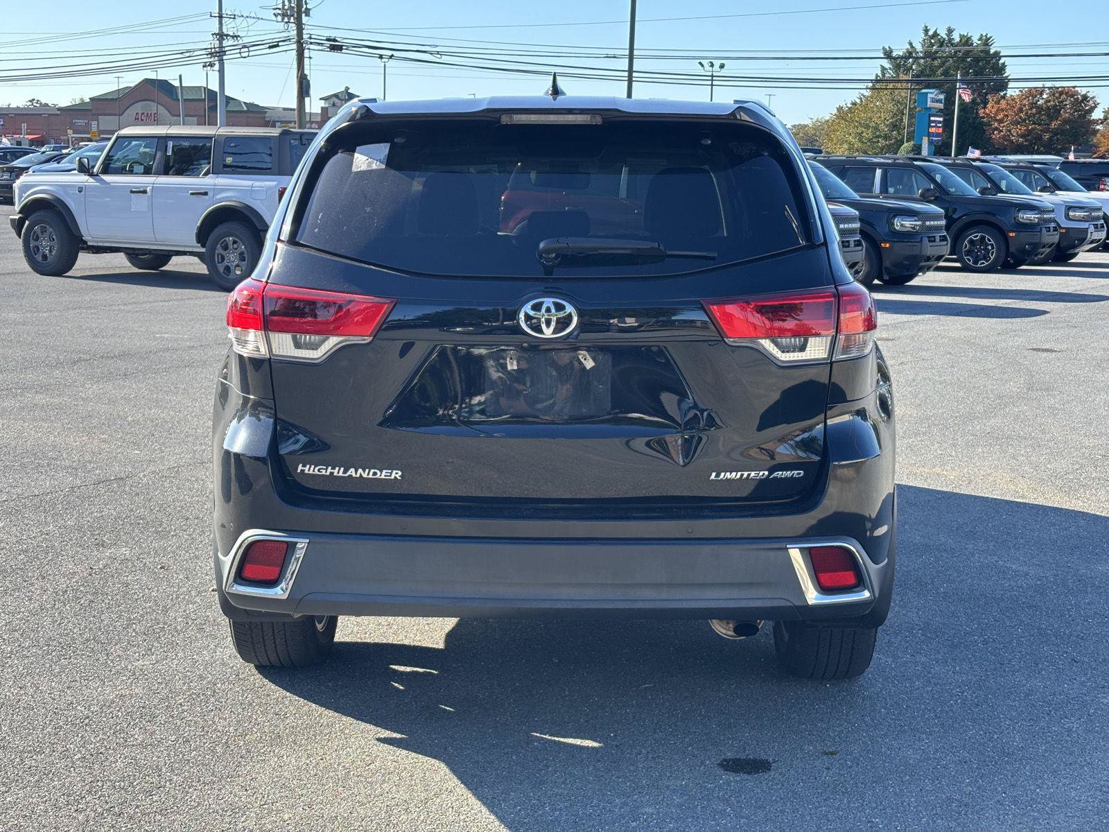 Used 2017 Toyota Highlander Limited AWD/4WD image 5