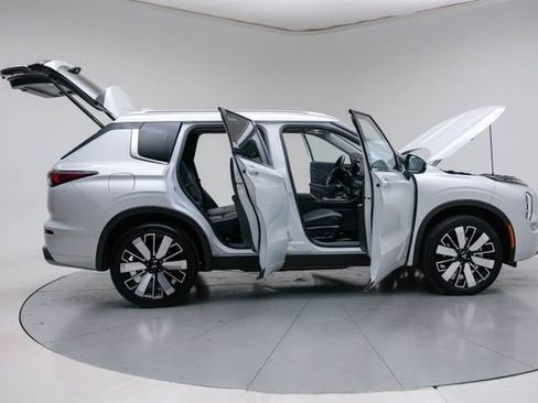 Used 2025 Mitsubishi Outlander SEL AWD/4WD image 14