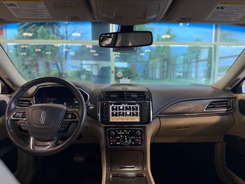 Used 2017 Lincoln Continental Select w/ Climate Package FWD image 37