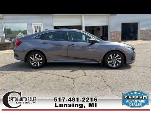 Used 2018 Honda Civic EX image 9