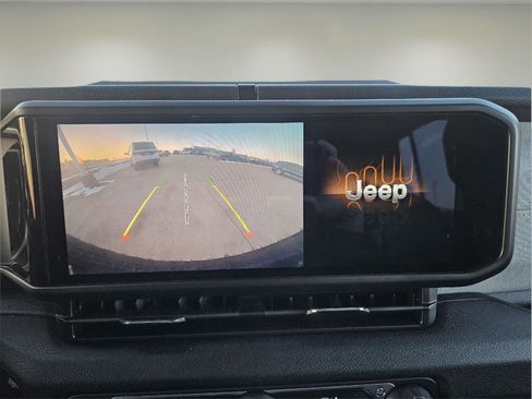 Used 2025 Jeep Wrangler Willys image 20