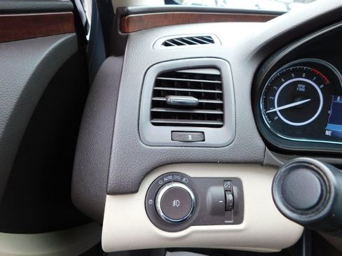 Used 2016 Buick Regal Premium image 27
