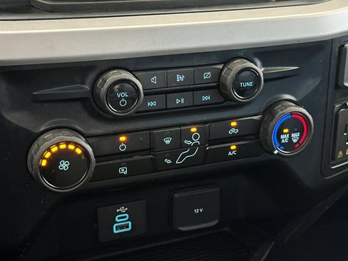 Certified 2024 Ford F250 XLT AWD/4WD image 18