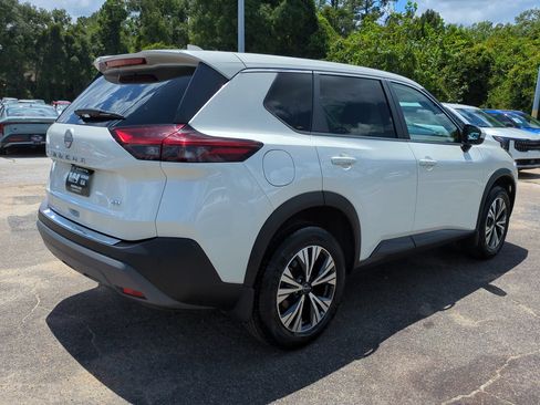Used 2023 Nissan Rogue SV FWD image 5