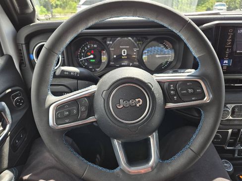Used 2024 Jeep Wrangler High Altitude AWD/4WD image 17