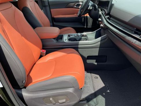 New 2025 Kia Carnival SX Prestige FWD image 10