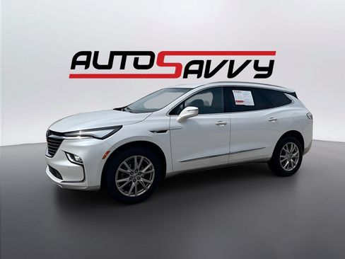 Used 2024 Buick Enclave Premium AWD/4WD image 3