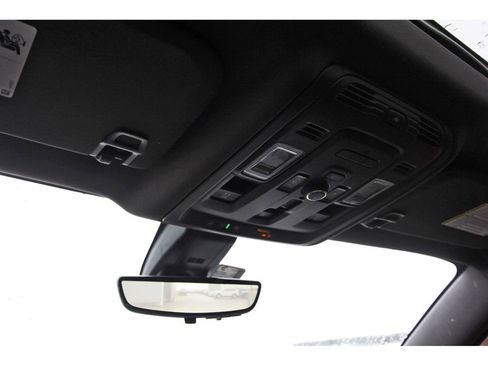 Used 2021 GMC Yukon Denali w/ Denali Premium Package image 11