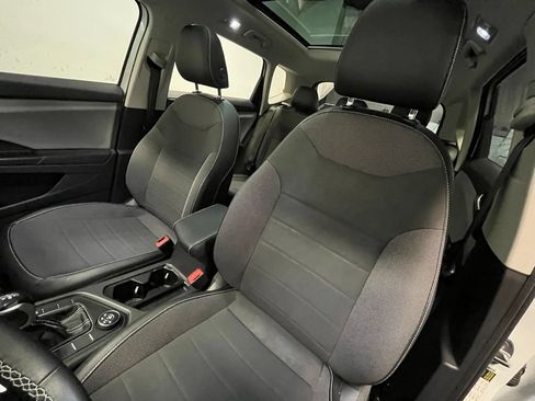 Used 2022 Volkswagen Taos SE FWD image 10