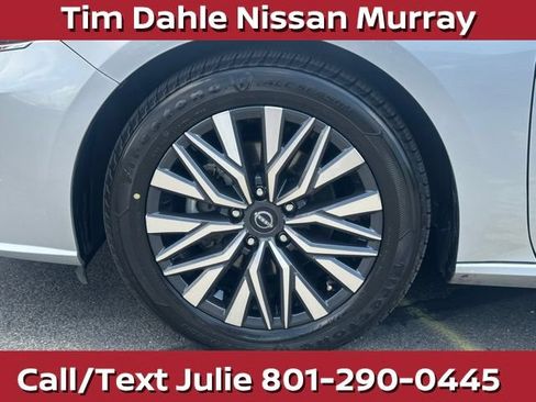 Used 2024 Nissan Altima 2.5 SV FWD image 14